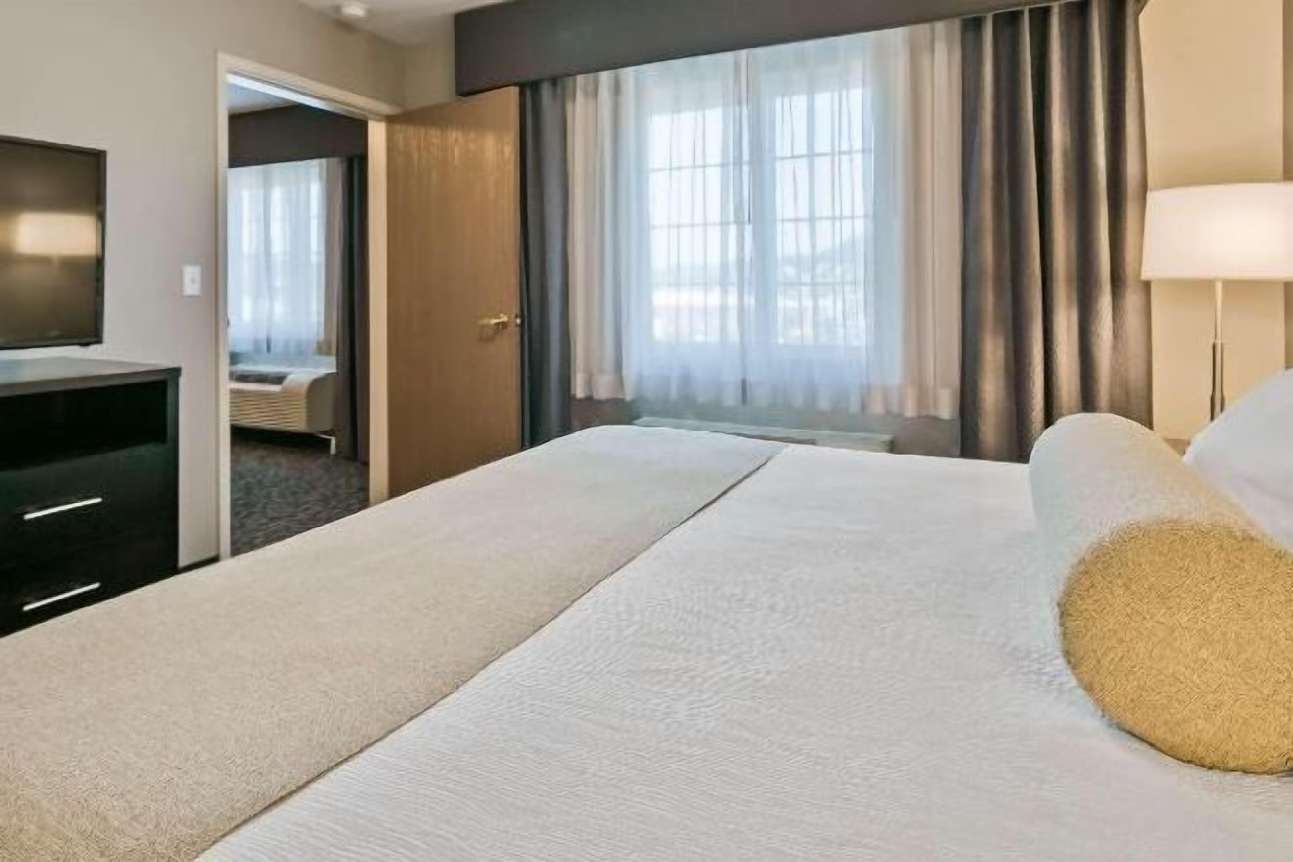 Skrivbord, ljudisolering, strykjärn/strykbräda och gratis wi-fi