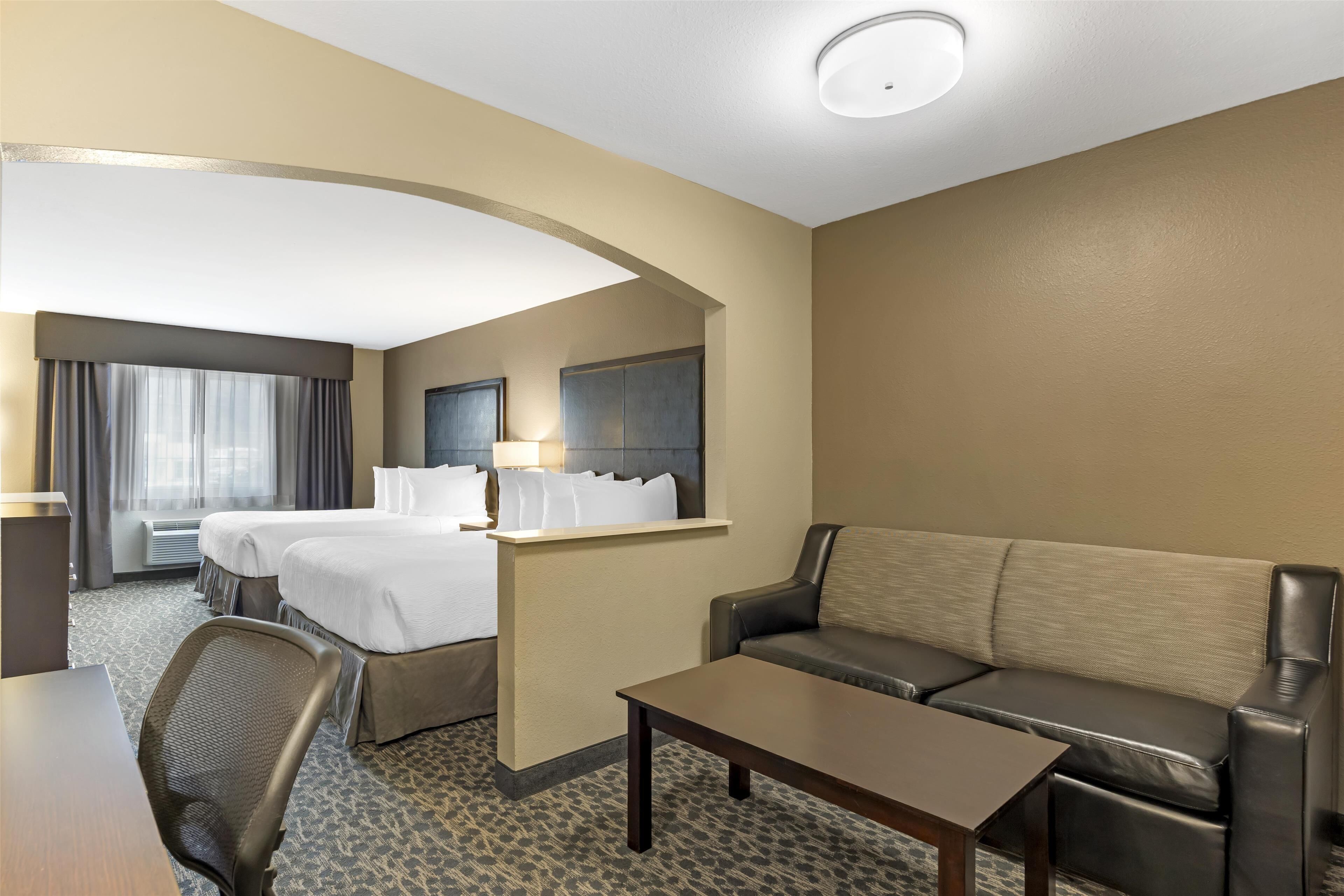 Standardrum - 2 queensize-sängar - icke-rökare - kylskåp och mikrovågsugn (with Single Sofabed) | Skrivbord, ljudisolering, strykjärn/strykbräda och gratis wi-fi