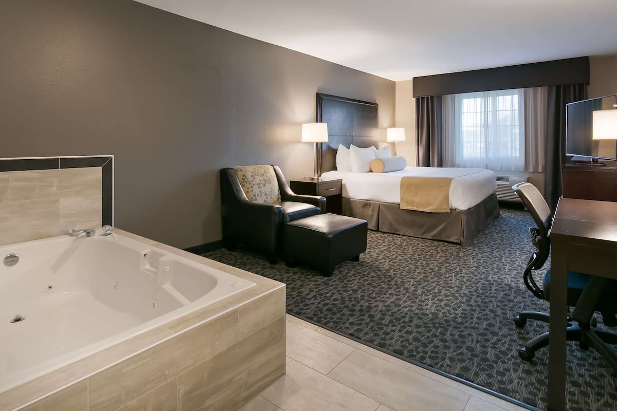 desk, soundproofing, iron/ironing board, free wifi