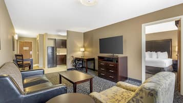 Suite, 1 llit de matrimoni gran, no fumadors, cuina (with Single Sofabed) | Escriptori, habitacions insonoritzades i planxa i posts de planxar