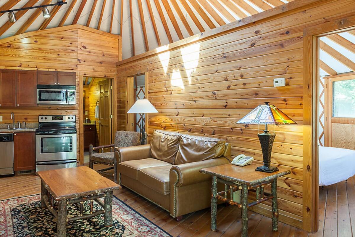 suite, 2 bedrooms | living area | tv