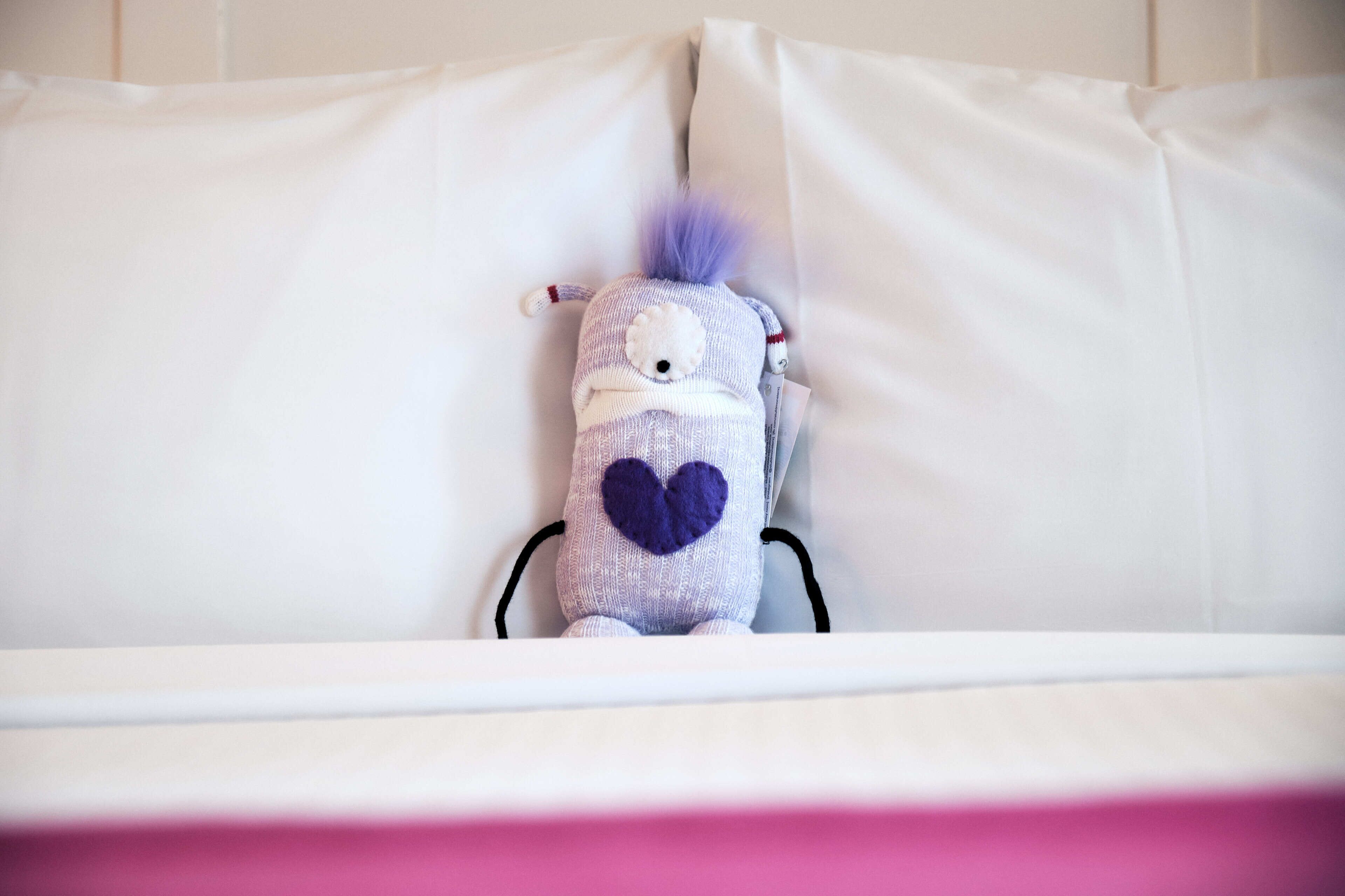 deluxe studio, 1 queen bed with sofa bed, non smoking | living area | 32-inch lcd tv with cable channels, tv, fireplace