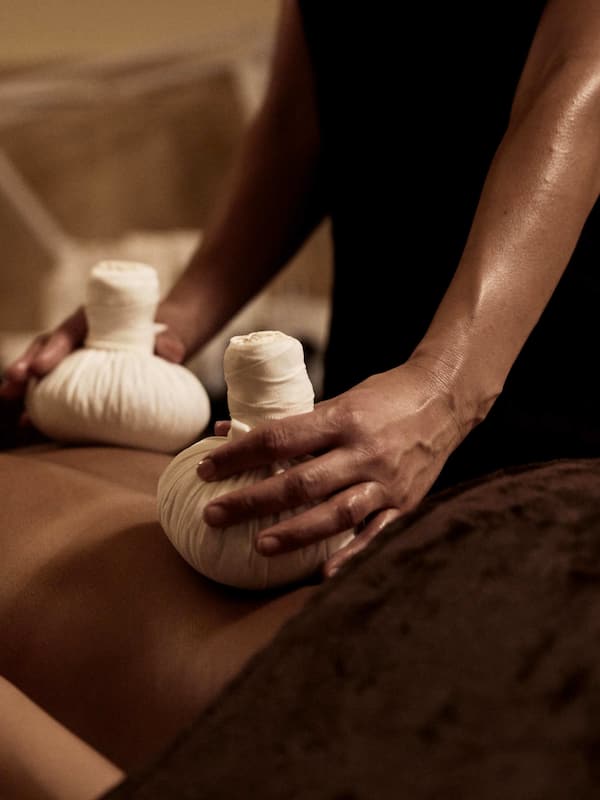 Couples treatment rooms, hot tub, steam room, Turkish bath
