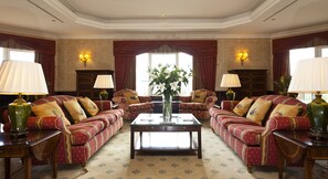 جناح رئاسي | غرفة المعيشة | تلفزيون بشاشة مسطحة