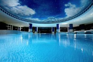 2 indoor pools, pool loungers, lifeguards on site