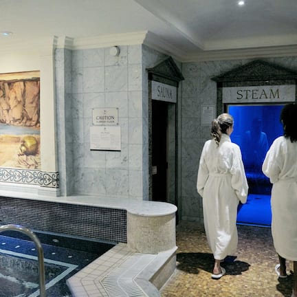 Couples treatment rooms, hot tub, steam room, Turkish bath