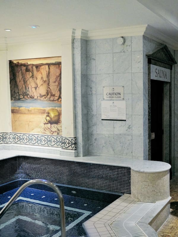 Couples treatment rooms, hot tub, steam room, Turkish bath