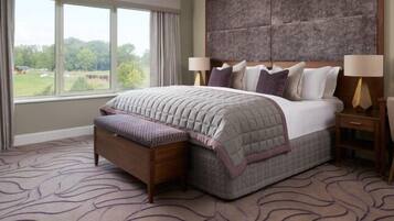 Suite – signature | Sengetøy av topp kvalitet, minibar, safe på rommet og skrivebord