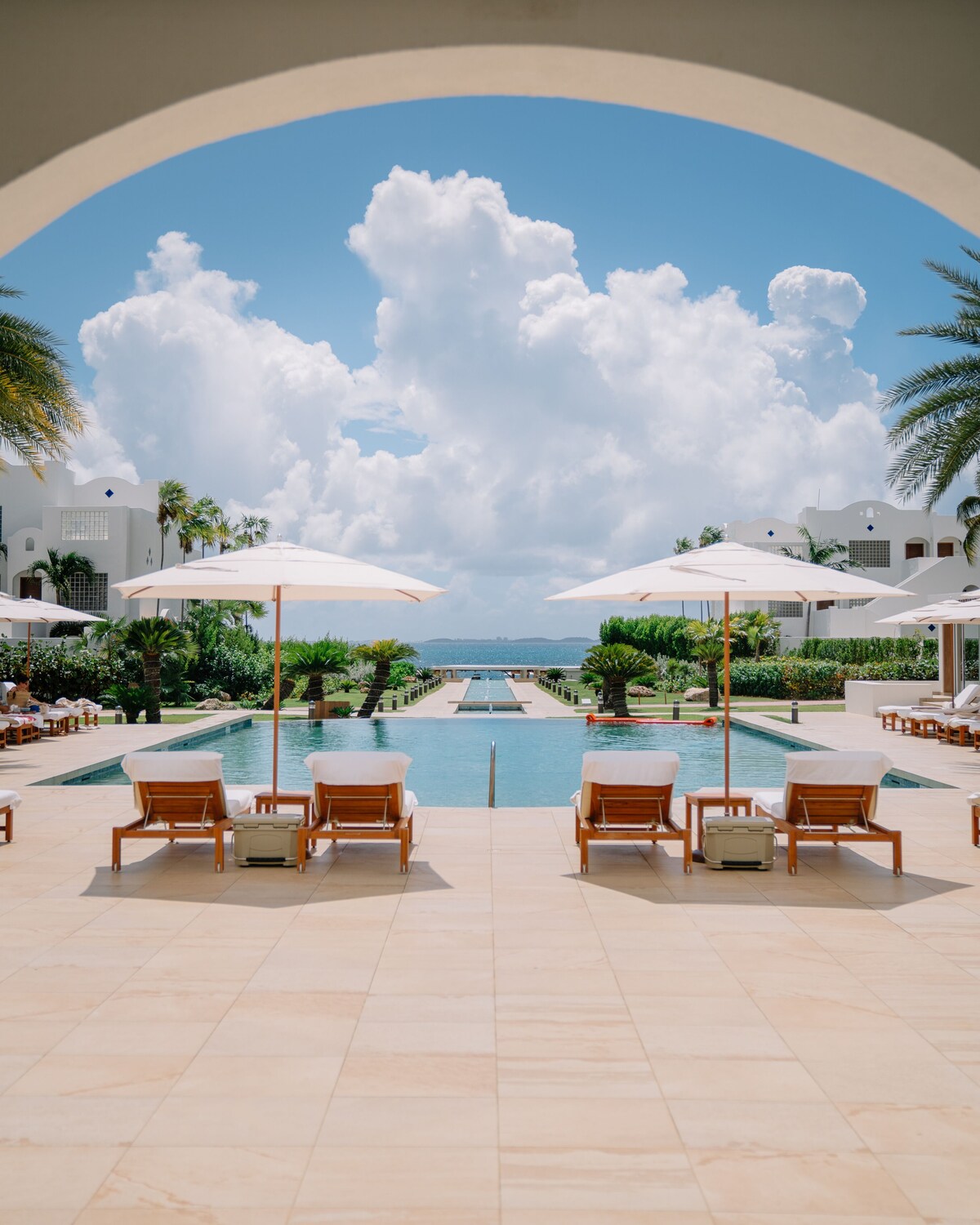 2 outdoor pools, pool umbrellas