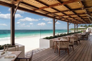 6 restaurants, breakfast, lunch, dinner served; Caribbean cuisine 
