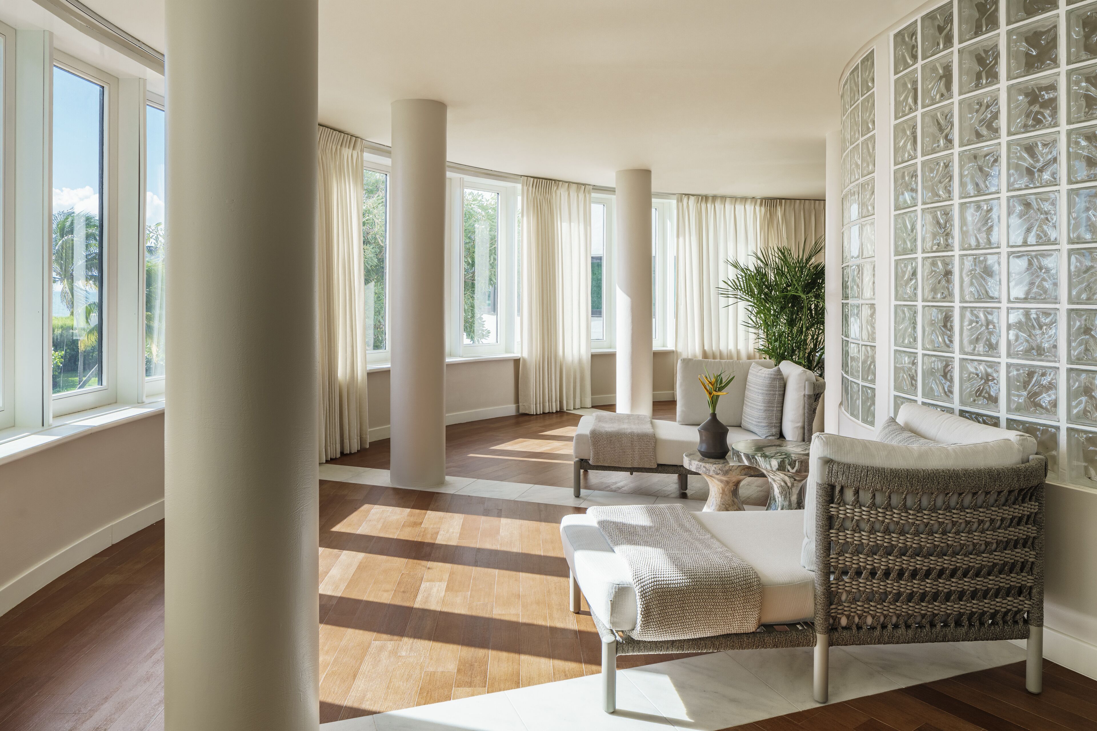 couples treatment room(s), sauna, hot tub, steam room, body treatments