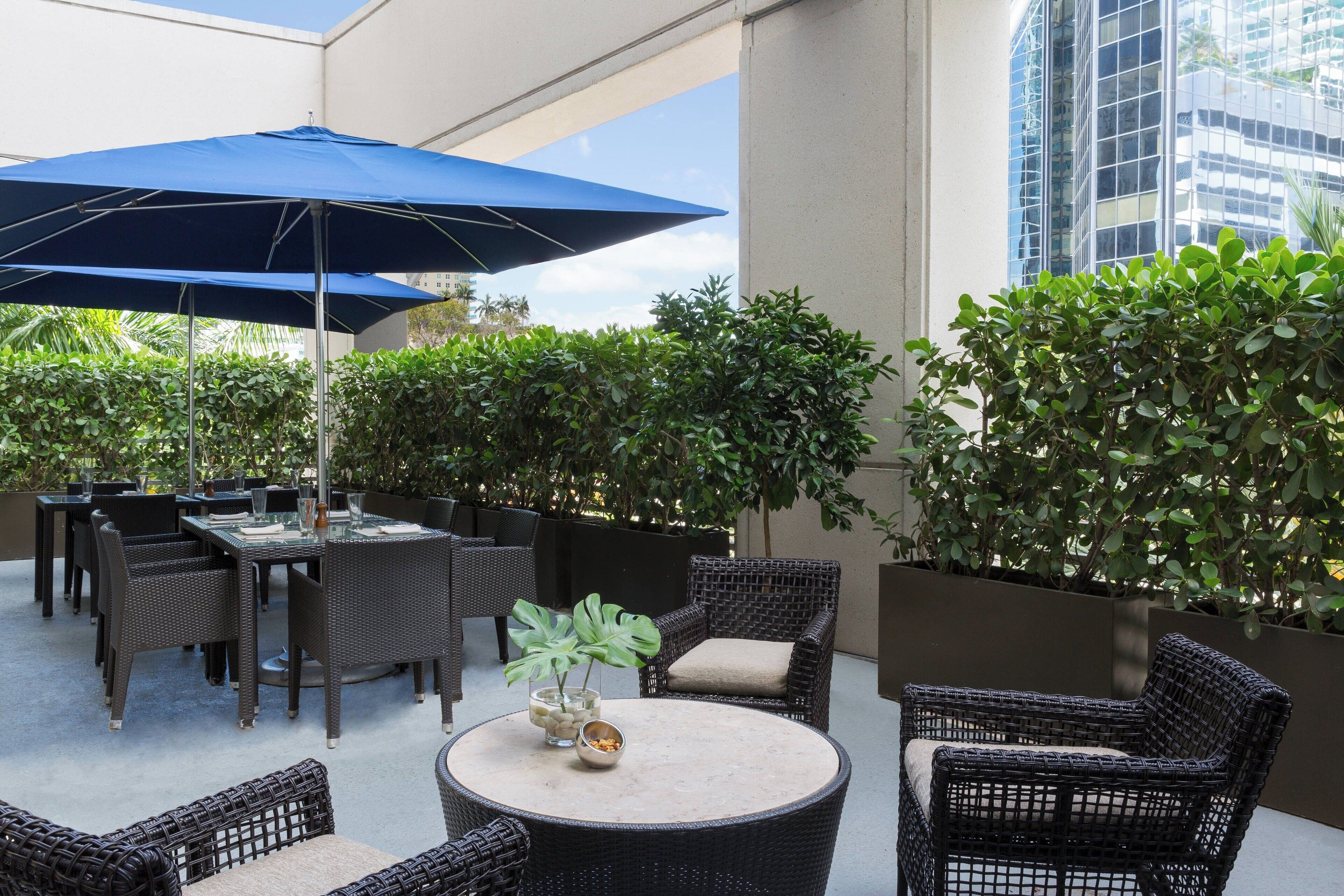 breakfast, lunch and dinner served