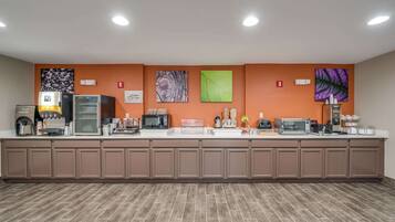 Café da manhã com buffet grátis todos os dias