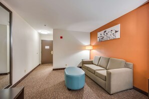 Suite, 1 cama de matrimonio grande, no fumadores | Colchones con acolchado adicional, escritorio, cortinas opacas