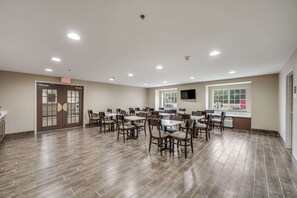 Buffet déjeuner gratuit tous les jours
