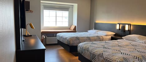 Skrivebord, wi-fi (inkludert) og sengetøy