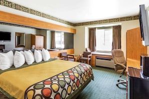 Suite, 1 King Bed | Desk, blackout drapes, free WiFi, bed sheets - Royal Inn (Midvale)