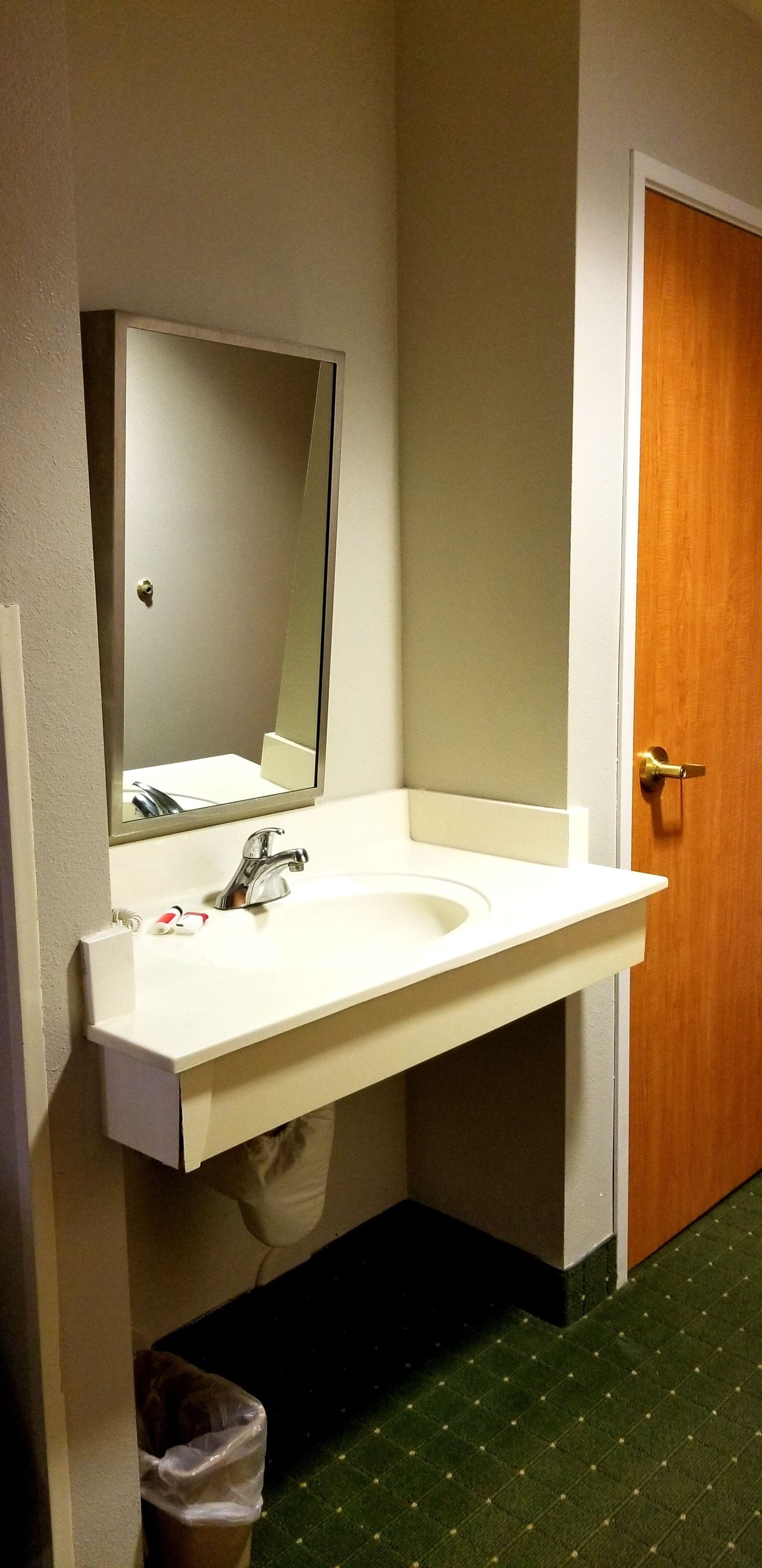 Photo - Royal Inn Midvale