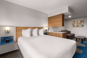 Suite, 1 cama de matrimonio, no fumadores | Ropa de cama de alta calidad, edredones de plumas, escritorio