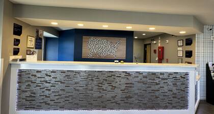 Microtel Inn & Suites by Wyndham Independence