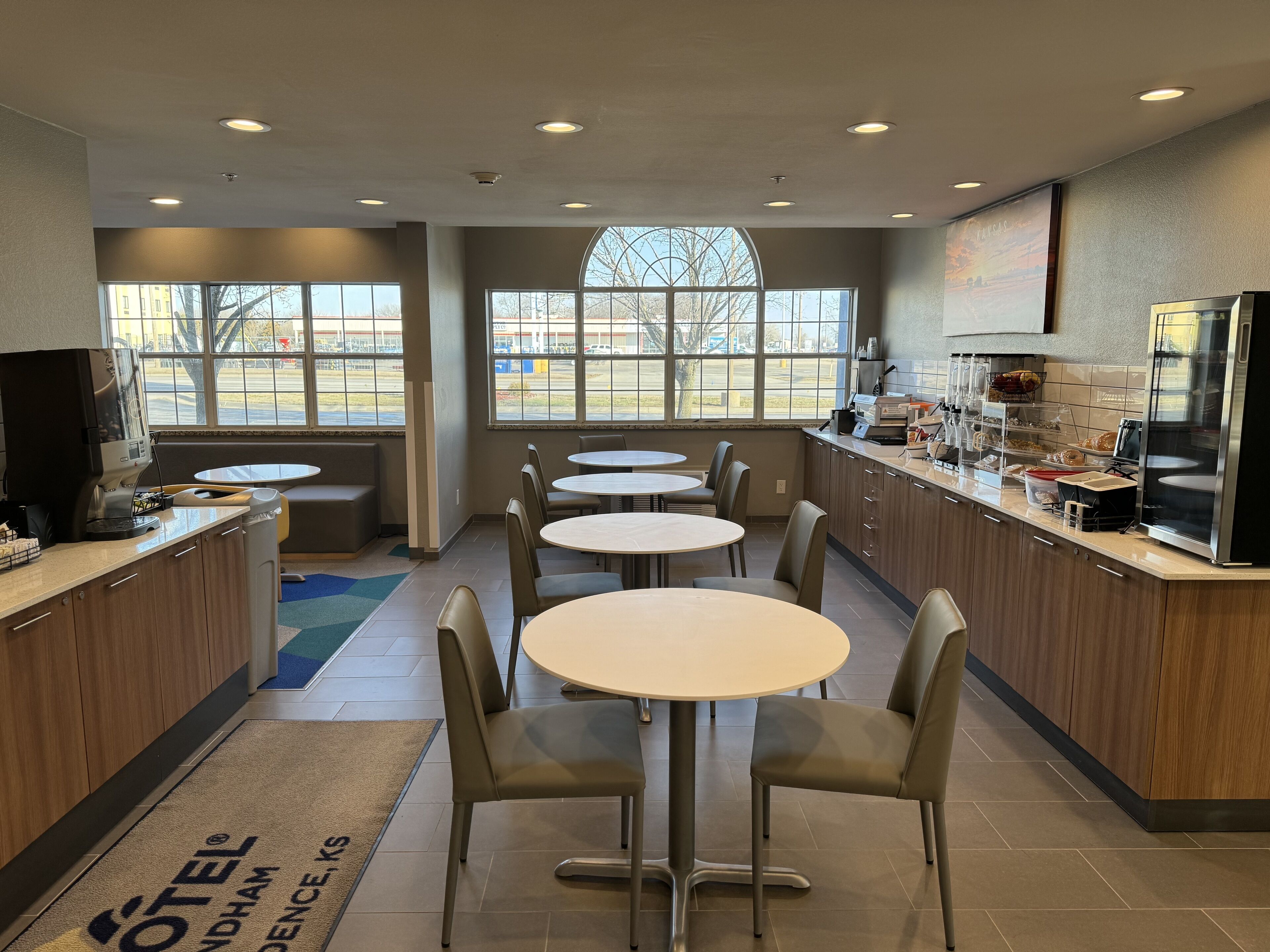 free daily continental breakfast