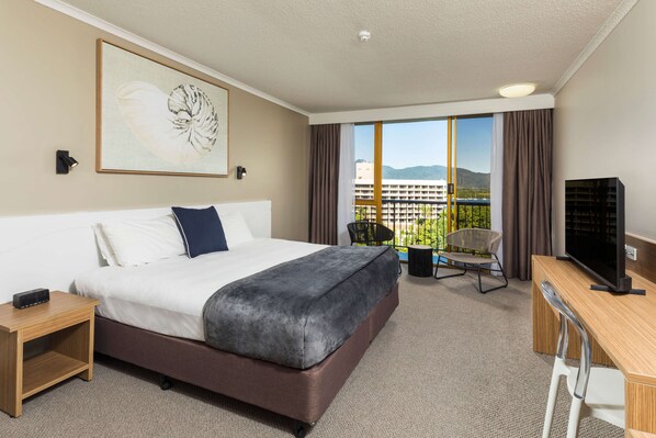 Executive Room | In-room safe, blackout drapes, iron/ironing board, free WiFi