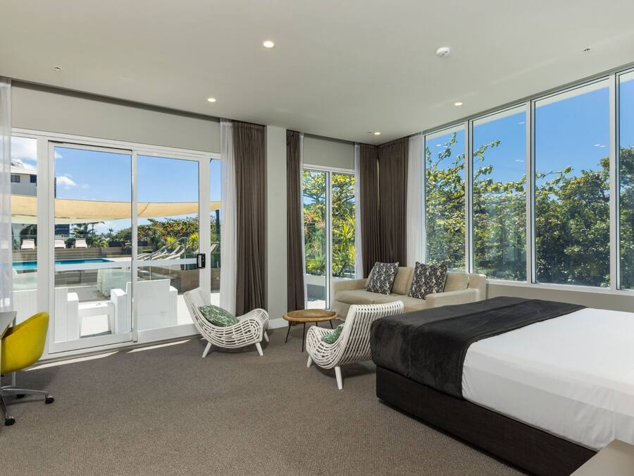 Executive-studiosuite | Pengeskab på værelset, mørklægningsgardiner, strygejern/strygebræt