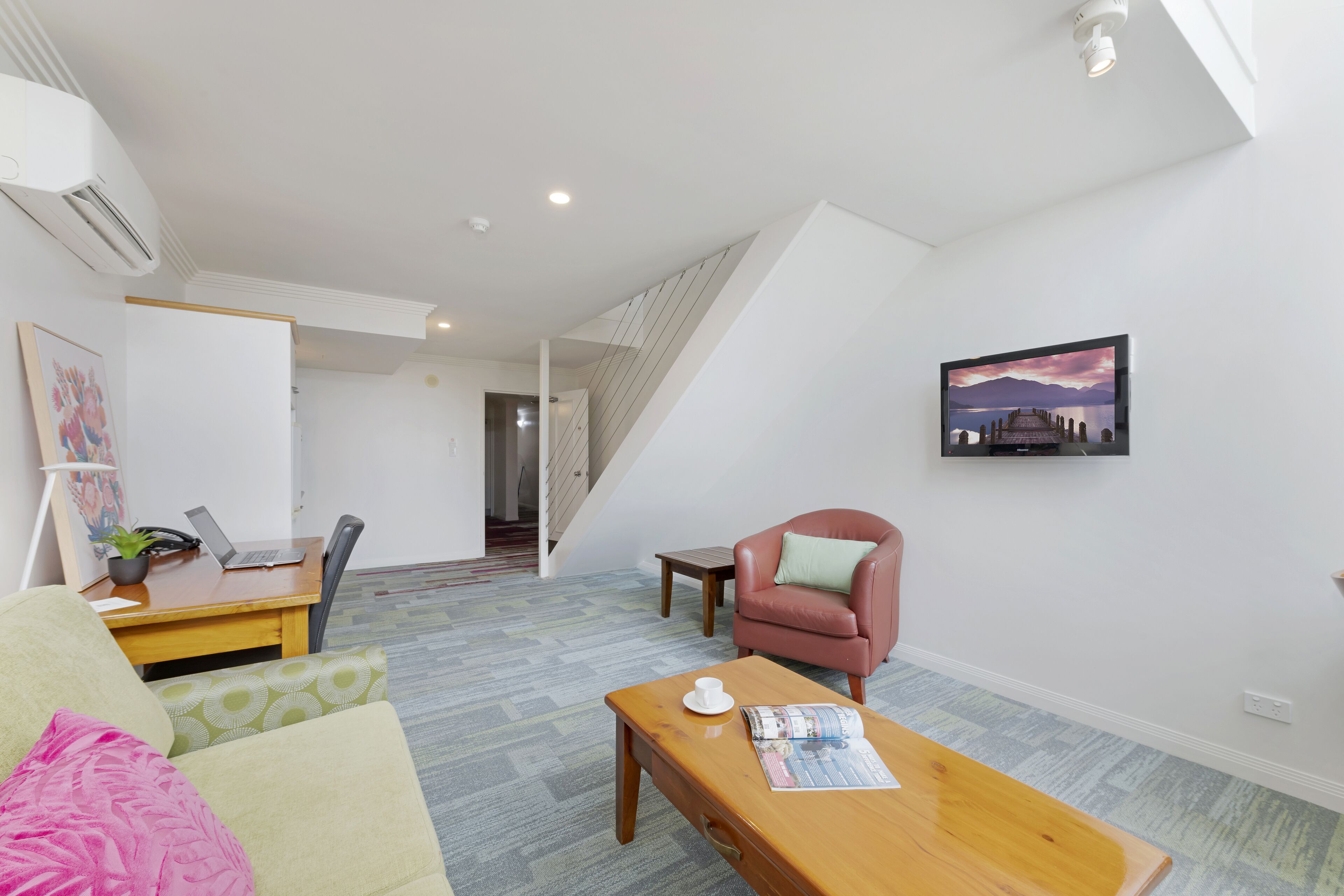 40-inch lcd tv with digital channels, tv