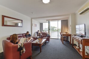 Televisión LCD de 40 pulgadas con canales digitales y televisión 