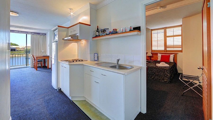 Burnett Riverside Hotel