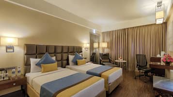 Executive Room, 1 Double Bed/2 Twin Beds | Premium bedding, free minibar items, in-room safe, desk