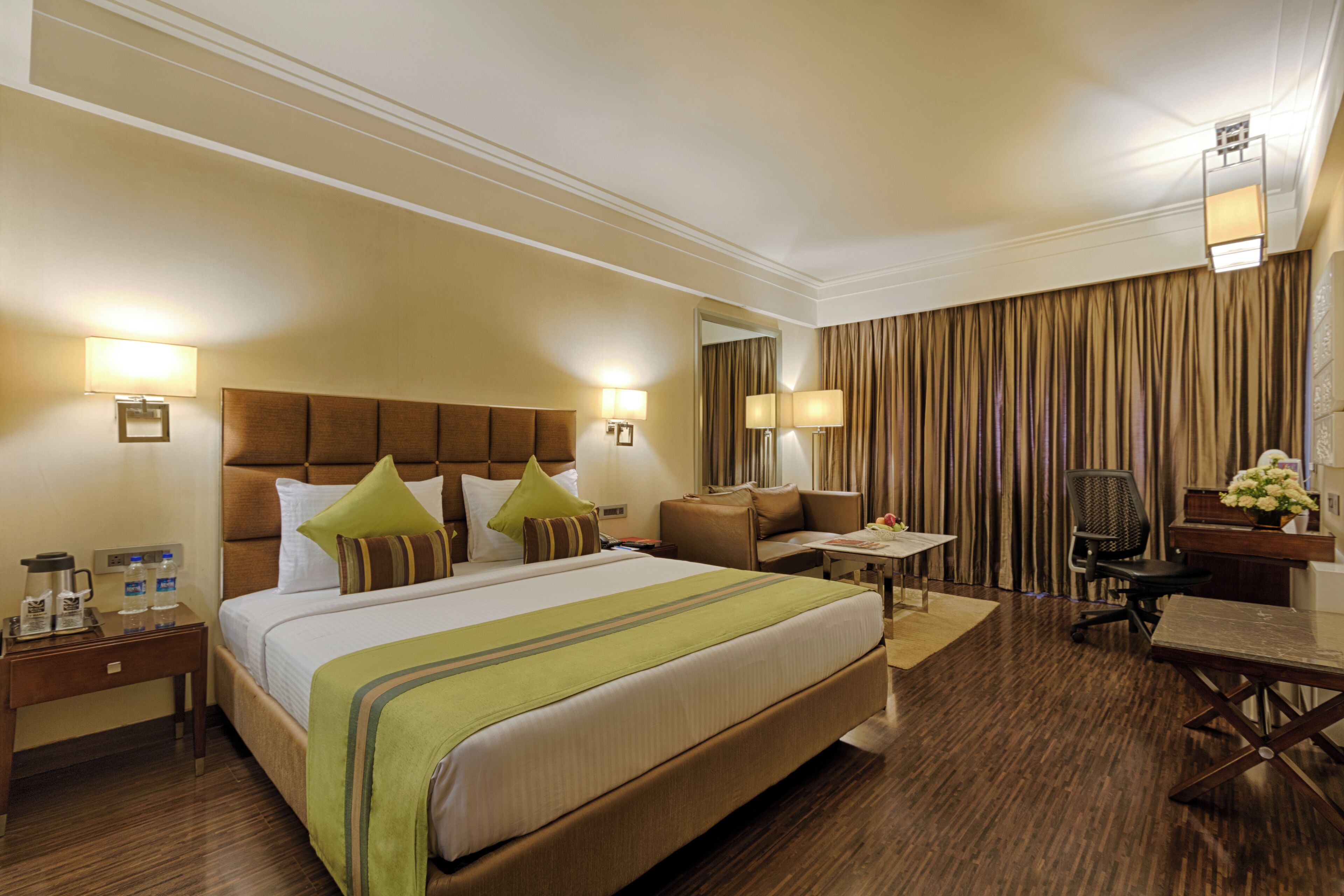 Club Delux Room 1 Double Bed/2 Twin Beds | Premium bedding, free minibar items, in-room safe, desk