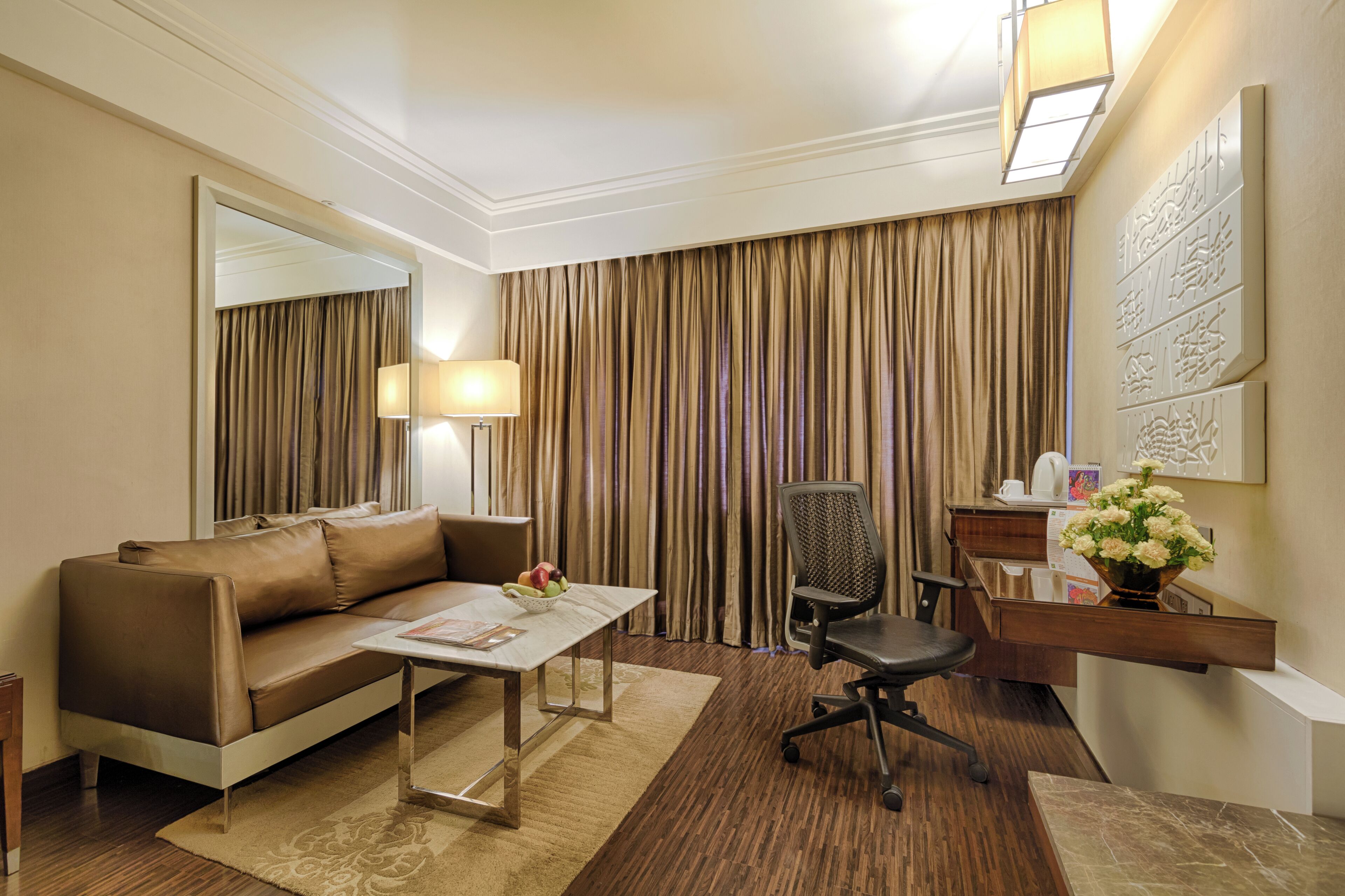 Club Delux Room 1 Double Bed/2 Twin Beds | Living area | LED TV