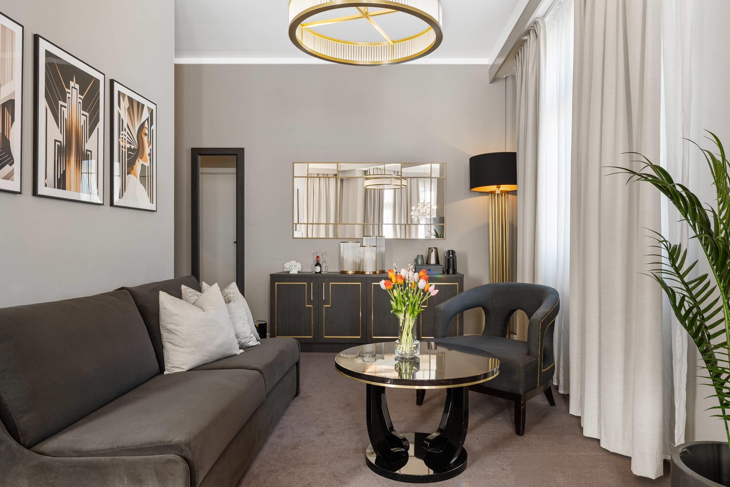 Suite, 1 cama doble, no fumadores | Colchones con acolchado adicional, cortinas opacas, cunas (de pago)