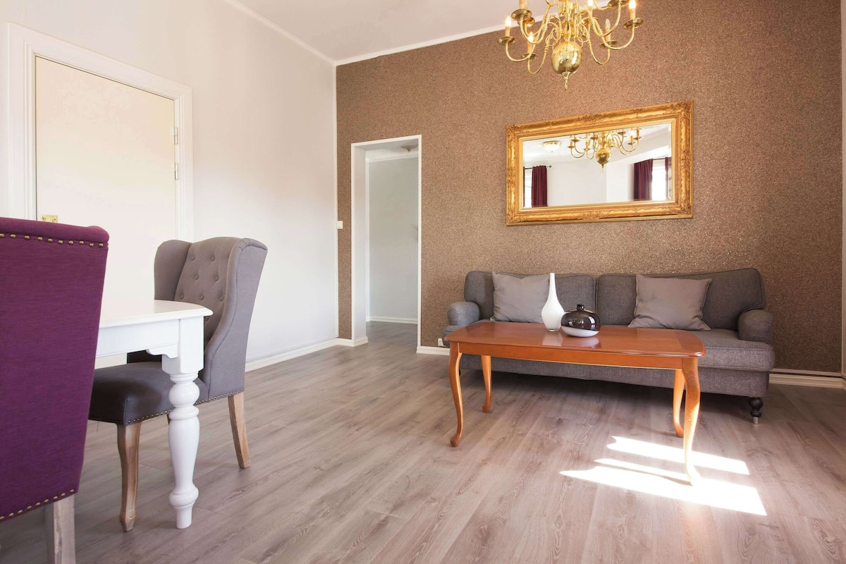 Suite, 1 Double Bed, Non Smoking | Pillowtop beds, blackout drapes, cribs/infant beds, WiFi