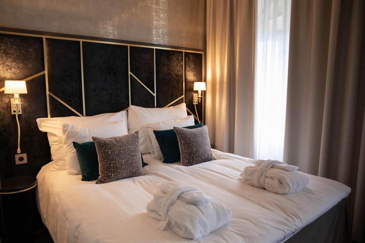 Superior Room, 2 Single Beds, Non Smoking | Pillow-top beds, blackout curtains, cots/infant beds, WiFi