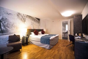 Superior-Zimmer, 1 King-Bett und Schlafsofa | Bügeleisen/Bügelbrett, kostenlose Babybetten, kostenloses WLAN