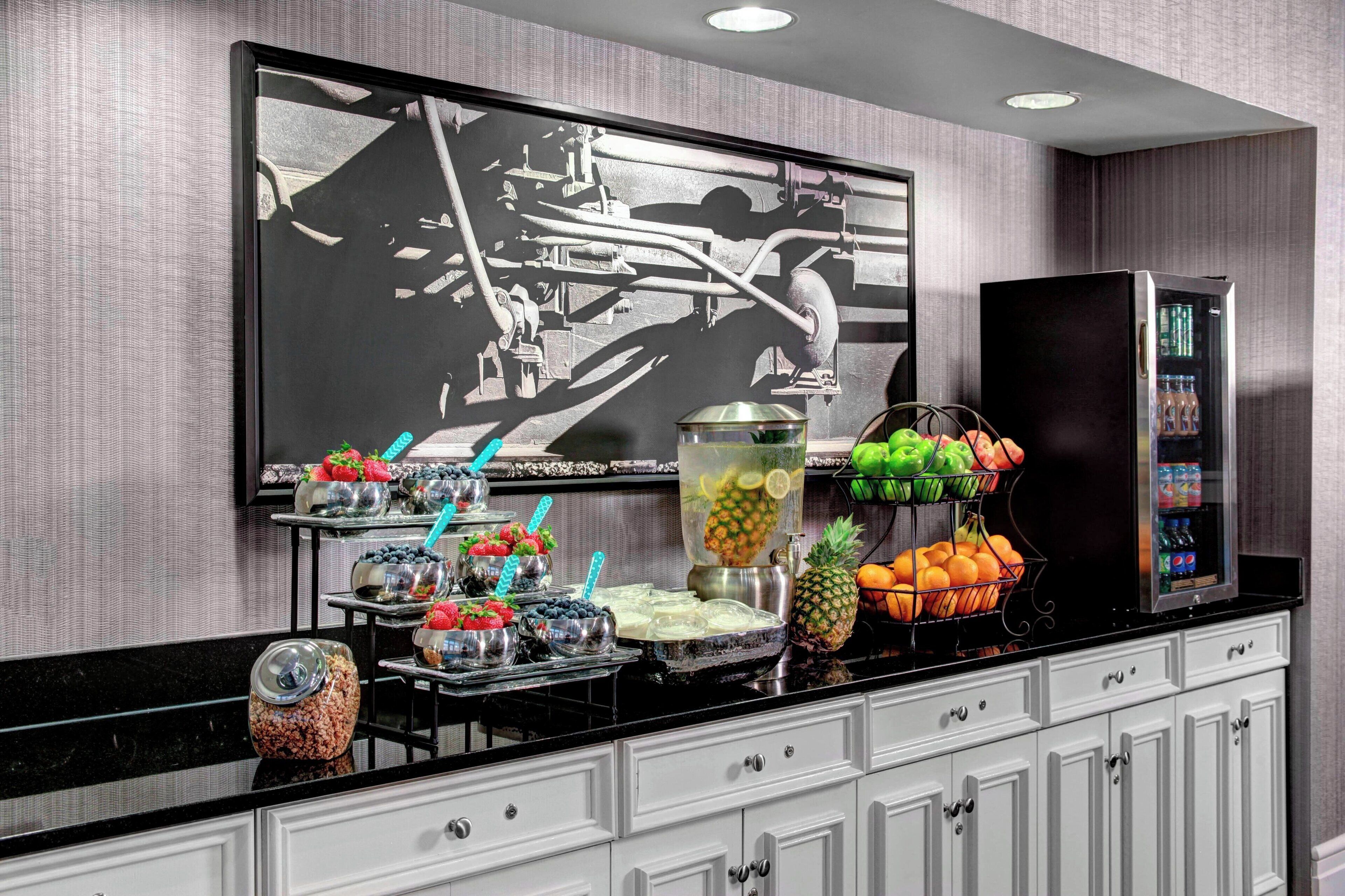 free daily continental breakfast