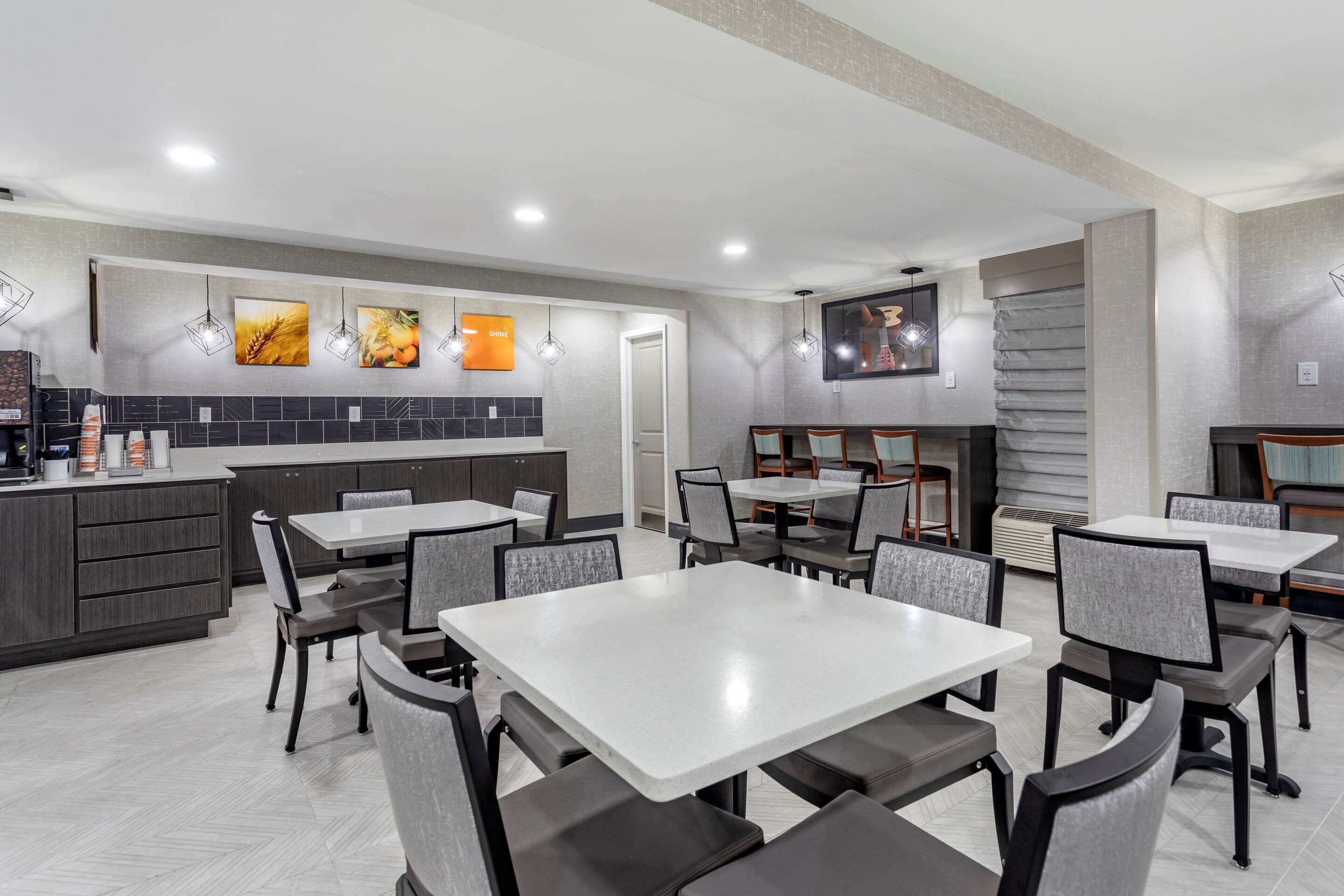 free daily continental breakfast