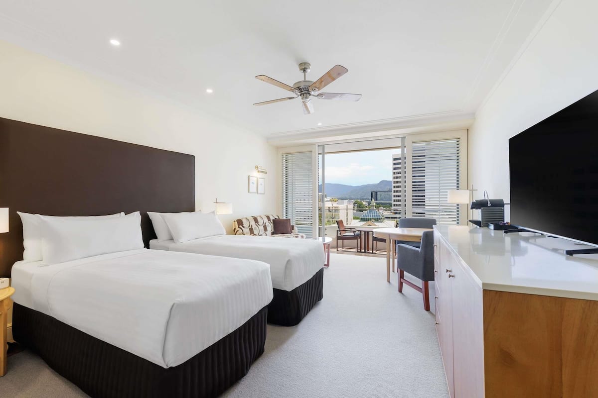 Superior room, 2 King Single Size Beds City Views with Spa Bath | Minibar, in-room safe, desk, iron/ironing board