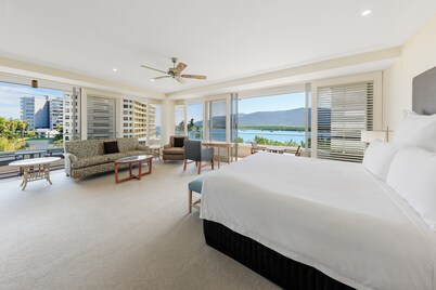 Pullman Reef Hotel Casino