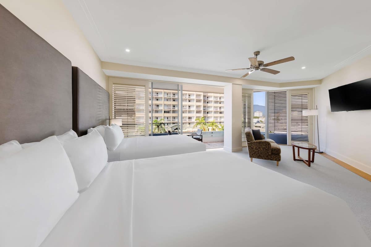 Junior Twin Suite, 2 Double size beds with Double Spa Bath | Minibar, in-room safe, desk, iron/ironing board