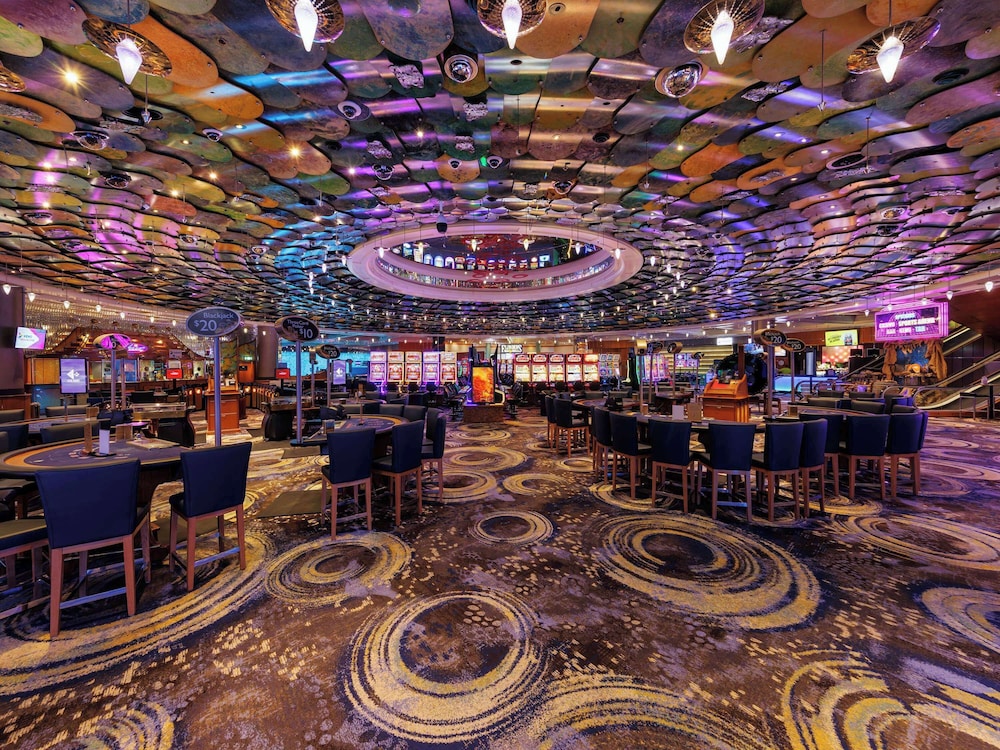 Pullman Reef Hotel Casino by null