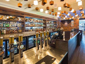 3 Bars/Lounges