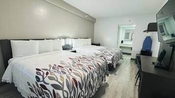Chambre supérieure, 2 grands lits, non-fumeur | Bureau, espace de travail pour ordinateurs portables