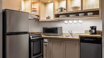 Monolocale, 1 letto queen con divano letto | Cucina privata | Frigorifero, microonde, forno, piano cottura