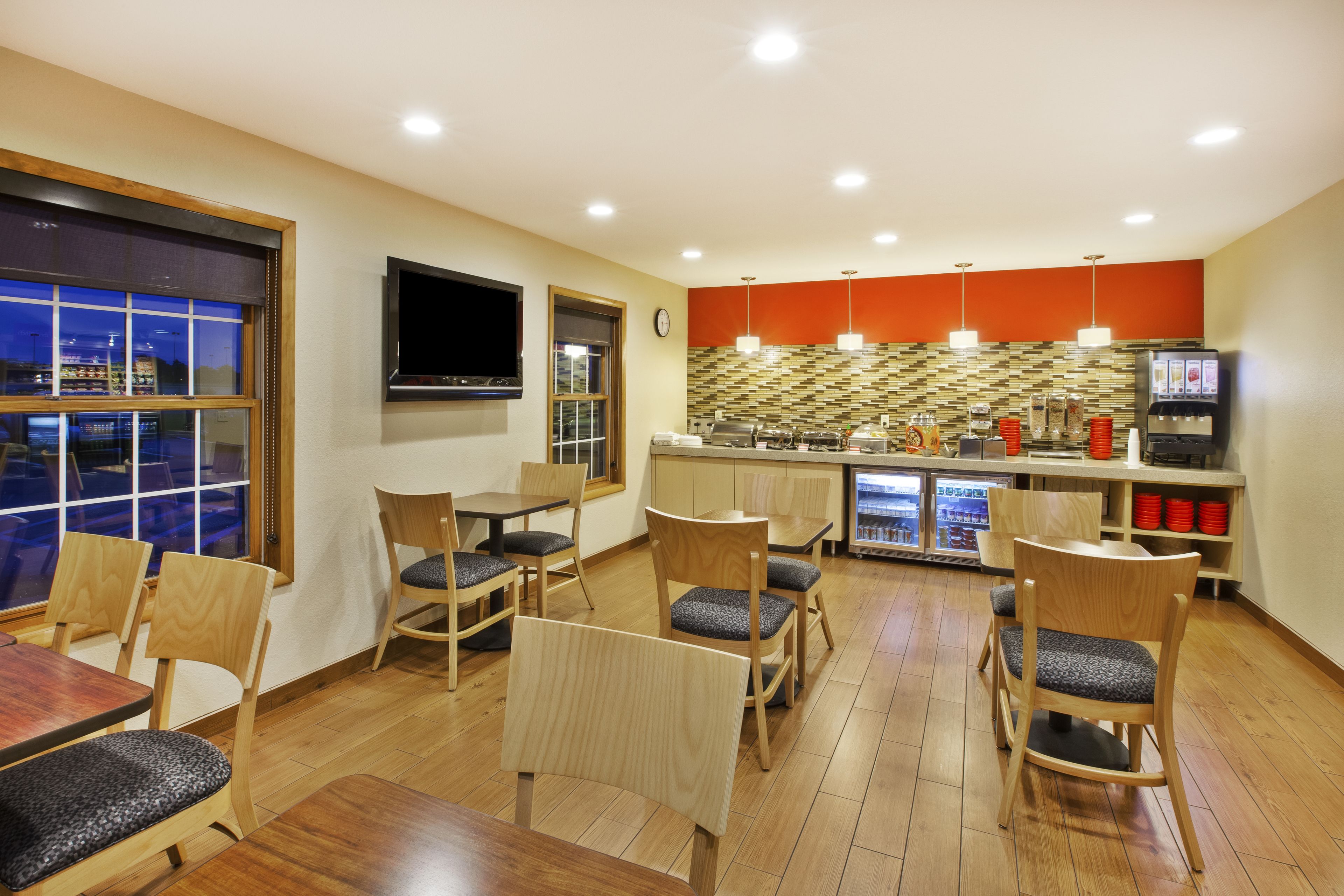 free daily continental breakfast