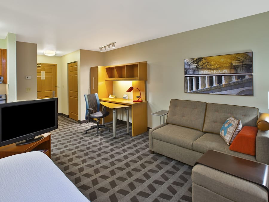 Literie de qualité supérieure, bureau, fer et planche à repasser