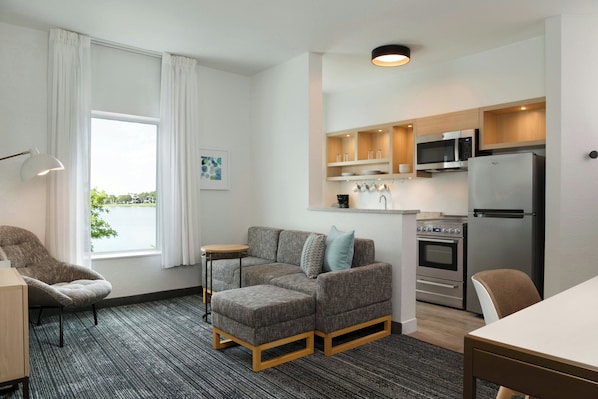 32-inch Smart TV with cable channels, TV, Netflix - TownePlace Suites by Marriott Ft Lauderdale West (Newly Renovated) (Fort Lauderdale)