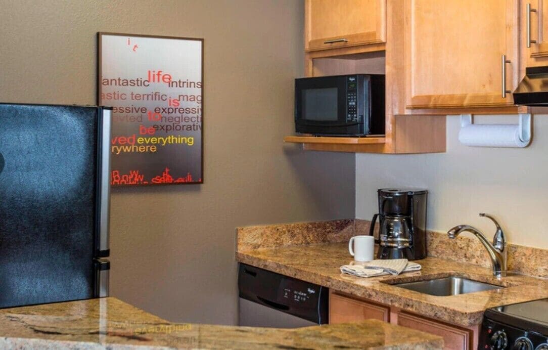 fridge, microwave, stovetop, dishwasher